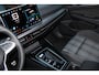 Volkswagen Golf 8.5 1.5 eHybrid GTE 272 Pk | Panorama dak | Stoel/Stuur verwarming | 360* Camera | Schuif/Kantel dak | Adaptive cruise controler | Keyless start | Apple CarPlay/Android Auto | Draadloze telefoonlader | IQ.Lights | Climate controle | Parkeersensoren V+A | Navigatie |