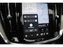 Volvo V60 T6 Plug-in hybrid AWD Ultra Bright | Panoramadak | Head-up display | Bowers & Wilkins audiosysteem | Verwarmbare voorstoelen, achterbank en stuurwiel | 360 graden camera | Extra getint glas | 19 inch lichtmetalen velgen