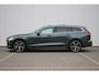 Volvo V60 T6 Plug-in hybrid AWD Ultra Bright | Panoramadak | Head-up display | Bowers & Wilkins audiosysteem | Verwarmbare voorstoelen, achterbank en stuurwiel | 360 graden camera | Extra getint glas | 19 inch lichtmetalen velgen
