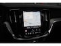 Volvo V60 T6 Plug-in hybrid AWD Ultra Bright | Panoramadak | Head-up display | Bowers & Wilkins audiosysteem | Verwarmbare voorstoelen, achterbank en stuurwiel | 360 graden camera | Extra getint glas | 19 inch lichtmetalen velgen