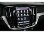 Volvo V60 T6 Plug-in hybrid AWD Ultra Bright | Panoramadak | Head-up display | Bowers & Wilkins audiosysteem | Verwarmbare voorstoelen, achterbank en stuurwiel | 360 graden camera | Extra getint glas | 19 inch lichtmetalen velgen