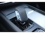 Volvo XC60 T6 Plug-in hybrid AWD Plus Dark | Panoramisch Schuif-/Kanteldak | Adaptive Cruise & Pilot Assist | Verwarmbare voorstoelen + achterbank | 360 Camera | Apple carplay/Android auto | Verwarmbaar stuurwiel | Wegklapbare Trekhaak |