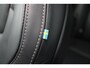 Volvo XC90 T8 Plug-in hybrid AWD Ultra Dark | Semi-elektrische Trekhaak | Luchtvering | Elektr. Schuif-/Kanteldak | Head up display | 360 graden camera | Premium Audio by Bowers&Wilkins | Verwarmbare voorstoelen met massagefunctie en ventilatie