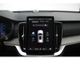 Volvo XC90 T8 Plug-in hybrid AWD Ultra Dark | Semi-elektrische Trekhaak | Luchtvering | Elektr. Schuif-/Kanteldak | Head up display | 360 graden camera | Premium Audio by Bowers&Wilkins | Verwarmbare voorstoelen met massagefunctie en ventilatie