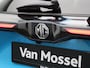 MG MG4 64 kWh Luxury All-Season banden / Navigatiesysteem / Carplay / Remote App voorverwarmen & koelen
