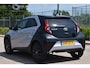 Toyota Aygo X 1.0 VVT-i S-CVT JBL Bi-Tone Jasmine SIlver | NL-Auto | Camera | Keyless | Carplay | Nav | DAB | Adapt.CC | Full LED | Fab.garantie