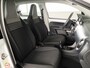 Volkswagen Up! 1.0 Move Up! 65 pk | Navigatie via App | Parkeersensoren achter | Achteruitrijcamera | Cruise control | Stoelverwarming |