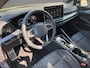 Volkswagen Golf 1.5eTSI/150PK R-Line DSG · Camera · Apple/Android Car Play · Stuur- & Stoelverwarming · Garantie t/m 14-03-2027