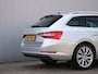 Skoda Superb Combi 1.4 TSI iV Style 218 Pk Automaat Navi / DAB / Apple Carplay / Pano-dak