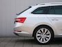 Skoda Superb Combi 1.4 TSI iV Style 218 Pk Automaat Navi / DAB / Apple Carplay / Pano-dak