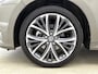 Toyota Yaris 1.5 Hybrid 130 Executive | BTW Voertuig | Stoel+stuurverwarming | dodehoek detectie | Parkeersensoren Voor+achter | Apple CarPlay/Android Auto | Cruise Control Adaptive | Draadloze telefoonlader |