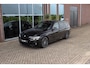 BMW 3-Serie Touring 320i Edition M Sport Shadow | 2e eigenaar | NL auto | Harman Kardon | Head-up | DAB | Camera | Keyless entry | Panoramadak | LED | Stoelverwarming | PDC