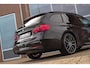 BMW 3-Serie Touring 320i Edition M Sport Shadow | 2e eigenaar | NL auto | Harman Kardon | Head-up | DAB | Camera | Keyless entry | Panoramadak | LED | Stoelverwarming | PDC
