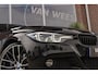 BMW 3-Serie Touring 320i Edition M Sport Shadow | 2e eigenaar | NL auto | Harman Kardon | Head-up | DAB | Camera | Keyless entry | Panoramadak | LED | Stoelverwarming | PDC