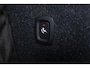 Volvo XC40 B3 Plus Black Edition - Panorama/schuifdak - IntelliSafe Assist & Surround - 360º Camera - Harman/Kardon audio - Verwarmde voorstoelen & stuur - Parkeersensoren voor & achter - Elektr. bedienb. voorstoelen met geheugen links - Draadloze tel. lader - Standkachel - Extra getint glas - Inklapbare trekhaak - 20' LMV