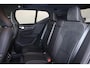 Volvo XC40 B3 Plus Black Edition - Panorama/schuifdak - IntelliSafe Assist & Surround - 360º Camera - Harman/Kardon audio - Verwarmde voorstoelen & stuur - Parkeersensoren voor & achter - Elektr. bedienb. voorstoelen met geheugen links - Draadloze tel. lader - Standkachel - Extra getint glas - Inklapbare trekhaak - 20' LMV