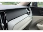 Volvo XC60 T6 Plug-in hybrid AWD Plus Bright | Blond Lederen bekleding | Google Infotainment | Stoelverwarming | Semi-Electrische Wegklapbare trekhaak | Parkeerverwarming |
