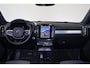 Volvo XC40 B3 Core Bright - IntelliSafe Assist & Surround - Parkeercamera achter - Verwarmde voorstoelen & stuur - Parkeersensoren voor & achter - Extra getint glas - 18' LMV