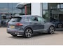 Volkswagen Tiguan 1.5 TSI R-Line Business+ 150PK / 110kW DSG, NL auto, 1e eigenaar nieuw door ons geleverd en onderhouden, wegklapbare trekhaak, R-Line in- en exterieur, keyless go & entry, panoramadak, 20" 'Suzuka' LMV, Apple Carplay & Android Auto, achteruitrijcamera, winterpakket (verwarmbare voorstoelen, verwarmbaar stuurwiel), assistentiepakket (dodehoeksensor (side assist)), LED Matrix (IQ.Lights), elektrische achterklep (easy open), elektrisch verstel-, verwarm- en inklapbare buitenspiegels (spiegelpakket), adaptieve cruise control (acc), digital cockpit pro, DAB+, spraakbediening, draadloze telefoonoplader, navigatie, parkeerassistent (park assist) etc.