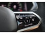 Volkswagen Tiguan 1.5 TSI R-Line Business+ 150PK / 110kW DSG, NL auto, 1e eigenaar nieuw door ons geleverd en onderhouden, wegklapbare trekhaak, R-Line in- en exterieur, keyless go & entry, panoramadak, 20" 'Suzuka' LMV, Apple Carplay & Android Auto, achteruitrijcamera, winterpakket (verwarmbare voorstoelen, verwarmbaar stuurwiel), assistentiepakket (dodehoeksensor (side assist)), LED Matrix (IQ.Lights), elektrische achterklep (easy open), elektrisch verstel-, verwarm- en inklapbare buitenspiegels (spiegelpakket), adaptieve cruise control (acc), digital cockpit pro, DAB+, spraakbediening, draadloze telefoonoplader, navigatie, parkeerassistent (park assist) etc.