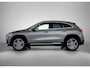 Mercedes-Benz GLA 250 e Business AMG Plug-In Hybride 5 spaaks lichtmetalen velgen | MBUX wide screen| Navigatie | elect bed. voorstoelen met memory | Trekhaak | parking support met camera | Inclusief 24 maanden Mercedes-Benz Certified garantie voor Europa.