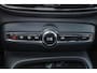 Volvo XC40 Recharge Plus 70 kWh - IntelliSafe Assist & Surround - Parkeercamera achter - Verwarmde voorstoelen & stuur - Parkeersensoren voor & achter - Draadloze tel. lader - Warmtepomp - Extra getint glas - 19' LMV