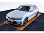 BMW 3-Serie 330e M Sport Edition Active Cruise Control - Elektrisch verstelbare/verwarmde voorstoelen - Head up - Sportstoelen - Parking Assistant Plus - Extra getint glas - Comfort Access - Elektrische achterklep -