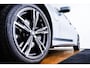 BMW 3-Serie 330e M Sport Edition Active Cruise Control - Elektrisch verstelbare/verwarmde voorstoelen - Head up - Sportstoelen - Parking Assistant Plus - Extra getint glas - Comfort Access - Elektrische achterklep -