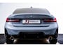BMW 3-Serie 330e M Sport Edition Active Cruise Control - Elektrisch verstelbare/verwarmde voorstoelen - Head up - Sportstoelen - Parking Assistant Plus - Extra getint glas - Comfort Access - Elektrische achterklep -