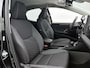 Toyota Yaris 1.5 Hybrid 115 Dynamic Comfort Pack | BTW voertuig | Dodehoek detectie | Stoel+stuurverwarming | Parkeersensoren voor+achter | Draadloze telefoonlader | Apple CarPlay/Android auto |