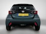 Toyota Yaris 1.5 Hybrid 115 Dynamic Comfort Pack | BTW voertuig | Dodehoek detectie | Stoel+stuurverwarming | Parkeersensoren voor+achter | Draadloze telefoonlader | Apple CarPlay/Android auto |