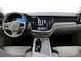 Volvo V60 Cross Country 2.0 B5 AWD Pro | ACC | Panoramadak | Harman/Kardon | Keyless | Memory | Trekhaak | Camera | BLIS | 19 Inch