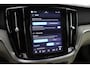 Volvo V60 Cross Country 2.0 B5 AWD Pro | ACC | Panoramadak | Harman/Kardon | Keyless | Memory | Trekhaak | Camera | BLIS | 19 Inch