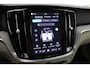 Volvo V60 Cross Country 2.0 B5 AWD Pro | ACC | Panoramadak | Harman/Kardon | Keyless | Memory | Trekhaak | Camera | BLIS | 19 Inch
