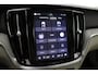 Volvo V60 Cross Country 2.0 B5 AWD Pro | ACC | Panoramadak | Harman/Kardon | Keyless | Memory | Trekhaak | Camera | BLIS | 19 Inch