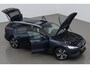 Volvo V60 Cross Country 2.0 B5 AWD Pro | ACC | Panoramadak | Harman/Kardon | Keyless | Memory | Trekhaak | Camera | BLIS | 19 Inch