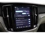 Volvo V60 Cross Country 2.0 B5 AWD Pro | ACC | Panoramadak | Harman/Kardon | Keyless | Memory | Trekhaak | Camera | BLIS | 19 Inch