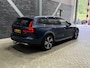 Volvo V60 Cross Country 2.0 B5 AWD Pro | ACC | Panoramadak | Harman/Kardon | Keyless | Memory | Trekhaak | Camera | BLIS | 19 Inch