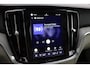 Volvo V60 Cross Country 2.0 B5 AWD Pro | ACC | Panoramadak | Harman/Kardon | Keyless | Memory | Trekhaak | Camera | BLIS | 19 Inch