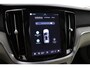 Volvo V60 Cross Country 2.0 B5 AWD Pro | ACC | Panoramadak | Harman/Kardon | Keyless | Memory | Trekhaak | Camera | BLIS | 19 Inch