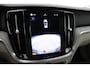 Volvo V60 Cross Country 2.0 B5 AWD Pro | ACC | Panoramadak | Harman/Kardon | Keyless | Memory | Trekhaak | Camera | BLIS | 19 Inch