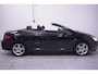 Peugeot 307 CC 2.0-16V Sport NAP navigatie PDC v+a climate-controlle cruise-controlle sportstoelen half leder wind-scherm stoelverwarming 17"-lmv regensensor