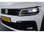 Volkswagen Tiguan 2.0 TSI 190PK 4-MOTION HIGHLINE BUSINESS R-LINE AUTOMAAT / NAVI / FULL-LED / CLIMA / LED / PDC / 19" LMV / WEGKLAP. TREKHAAK / ADAPT. CRUISE !!