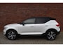 Volvo XC40 T5 262PK Recharge R-Design | Trekhaak | Luxury Line | Lighting | 20'' |