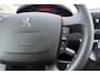 Peugeot Boxer 2.2 BlueHDi 120 L1H1 3.3t | Airco | In hoogte verstelbare zittingen | Parkeersensoren | Armsteunen | Centrale deurvergrendeling | Hill hold | Stuurbediening