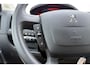 Peugeot Boxer 2.2 BlueHDi 120 L1H1 3.3t | Airco | In hoogte verstelbare zittingen | Parkeersensoren | Armsteunen | Centrale deurvergrendeling | Hill hold | Stuurbediening