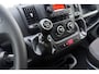 Peugeot Boxer 2.2 BlueHDi 120 L1H1 3.3t | Airco | In hoogte verstelbare zittingen | Parkeersensoren | Armsteunen | Centrale deurvergrendeling | Hill hold | Stuurbediening