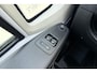 Peugeot Boxer 2.2 BlueHDi 120 L1H1 3.3t | Airco | In hoogte verstelbare zittingen | Parkeersensoren | Armsteunen | Centrale deurvergrendeling | Hill hold | Stuurbediening