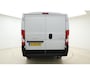 Peugeot Boxer 2.2 BlueHDi 120 L1H1 3.3t | Airco | In hoogte verstelbare zittingen | Parkeersensoren | Armsteunen | Centrale deurvergrendeling | Hill hold | Stuurbediening