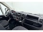 Peugeot Boxer 2.2 BlueHDi 120 L1H1 3.3t | Airco | In hoogte verstelbare zittingen | Parkeersensoren | Armsteunen | Centrale deurvergrendeling | Hill hold | Stuurbediening